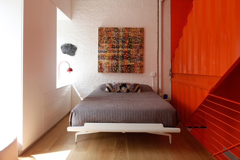 LOT-EK-irving-place-carriage-house-brooklyn-new-york-designboom-10