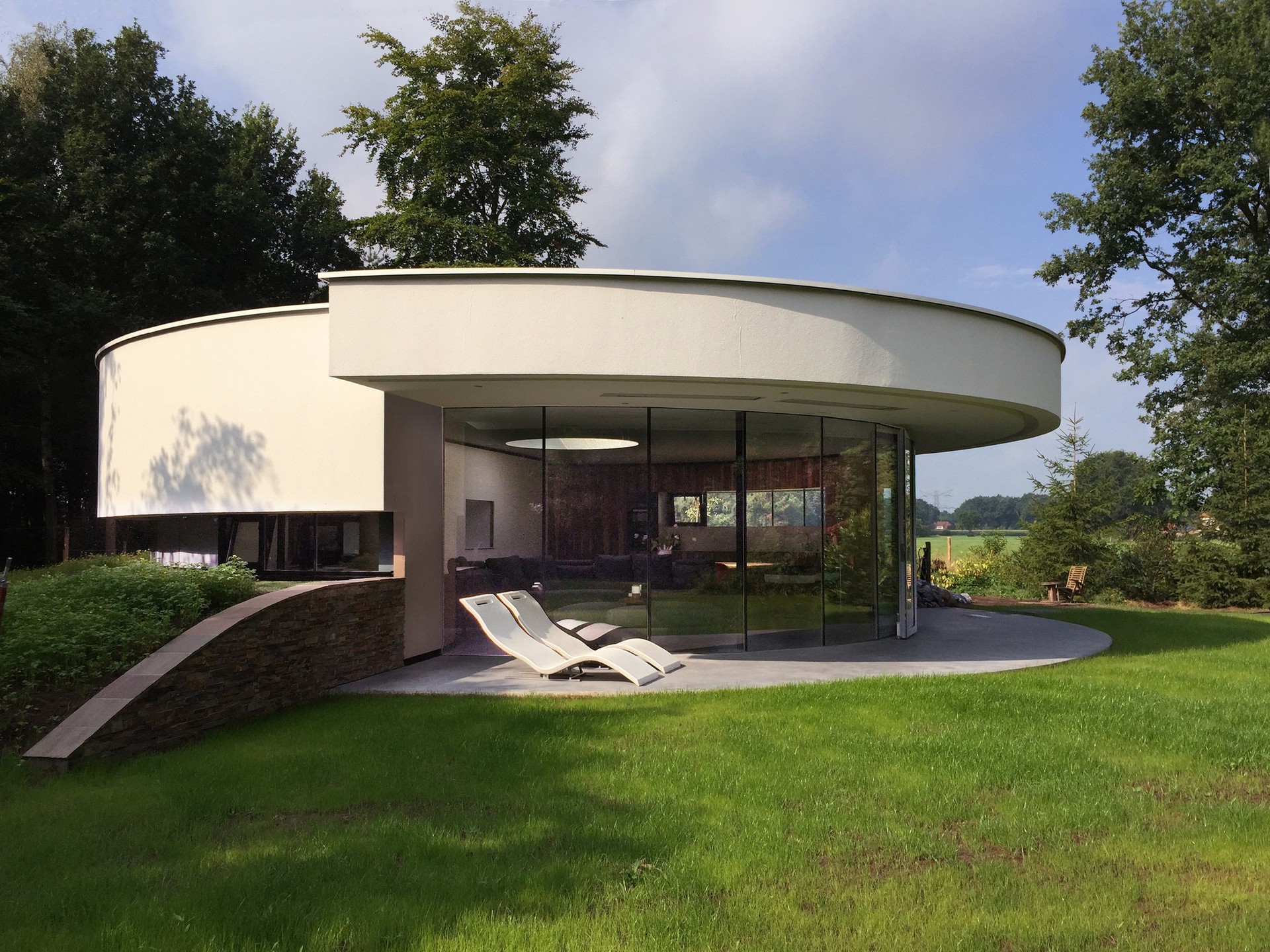 123DV360Villa1exteriorterracegarden