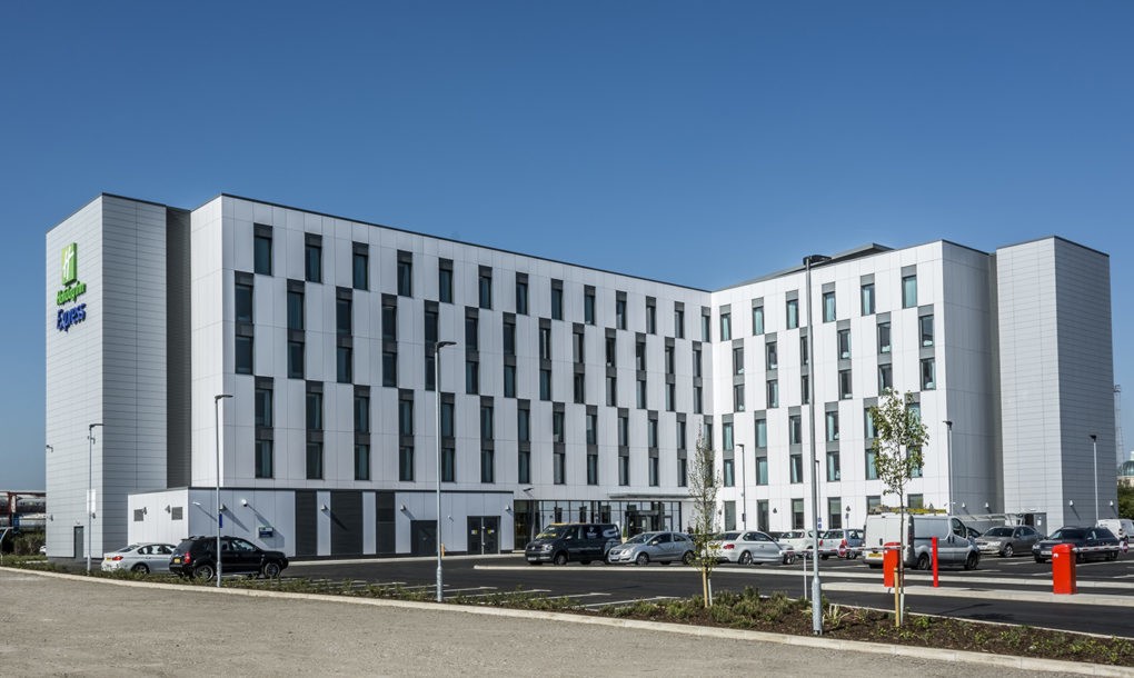 Holiday-Inn-Express-by-Chapman-Taylor-2-1020x610