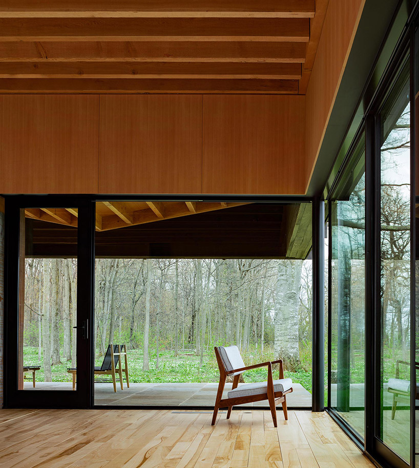 desai-chia-michigan-lake-house-leelanau-county-designboom-07