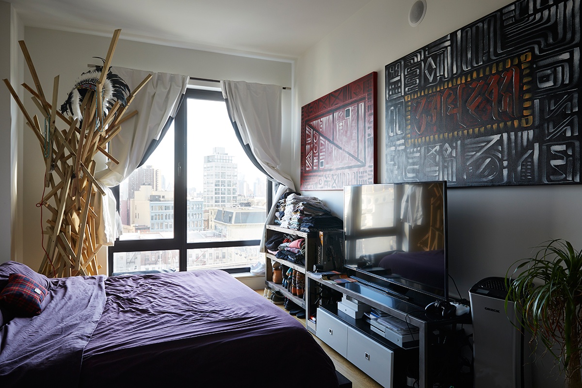 balazs-bercsenyi-tattoo-artist-bang-bang-nyc-bed-window2