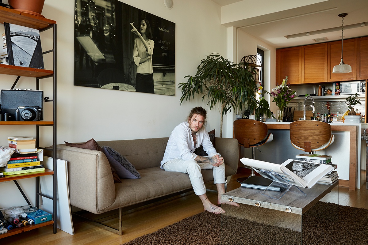 balazs-bercsenyi-tattoo-artist-bang-bang-nyc-couch2