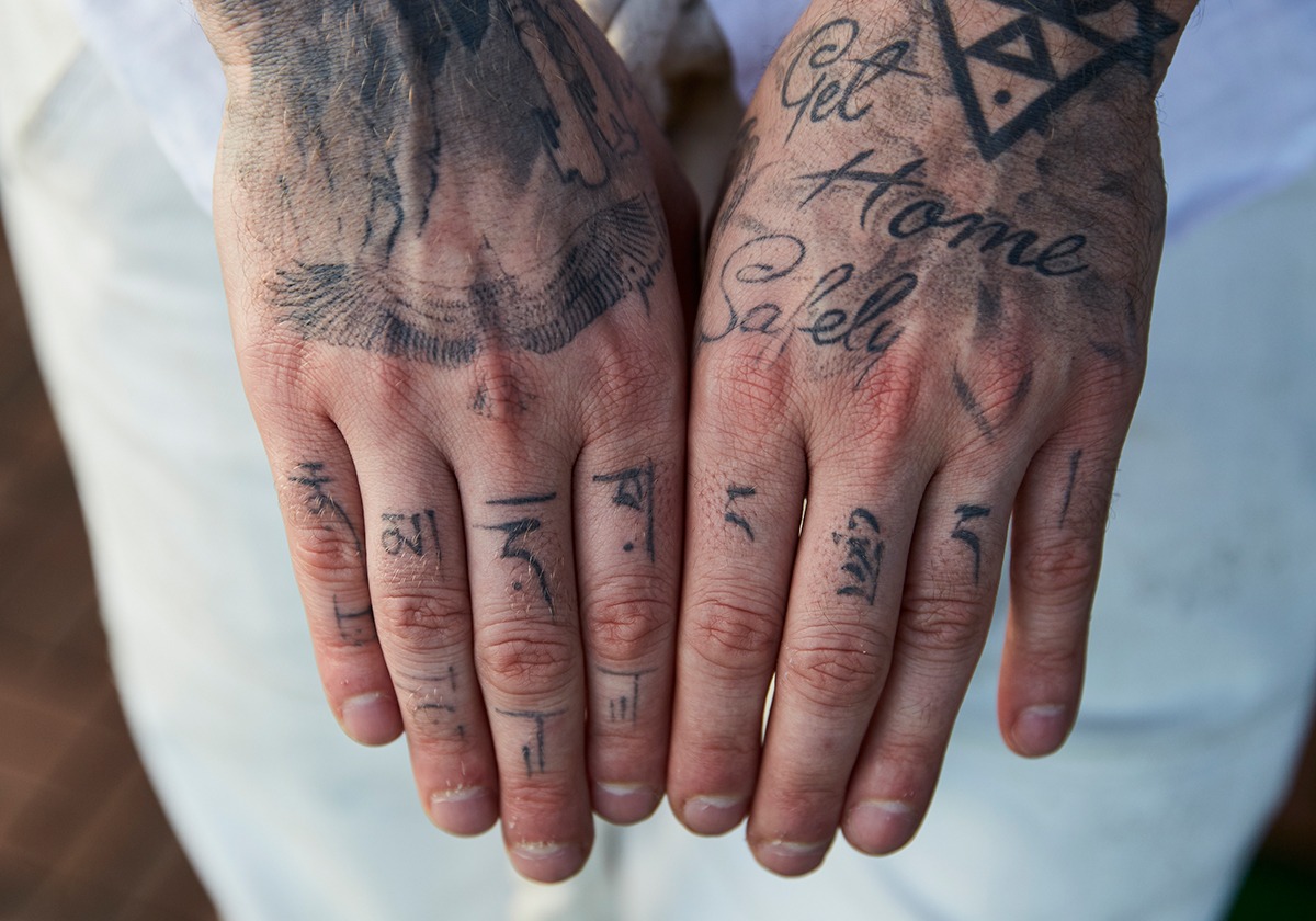 balazs-bercsenyi-tattoo-artist-bang-bang-nyc-hands
