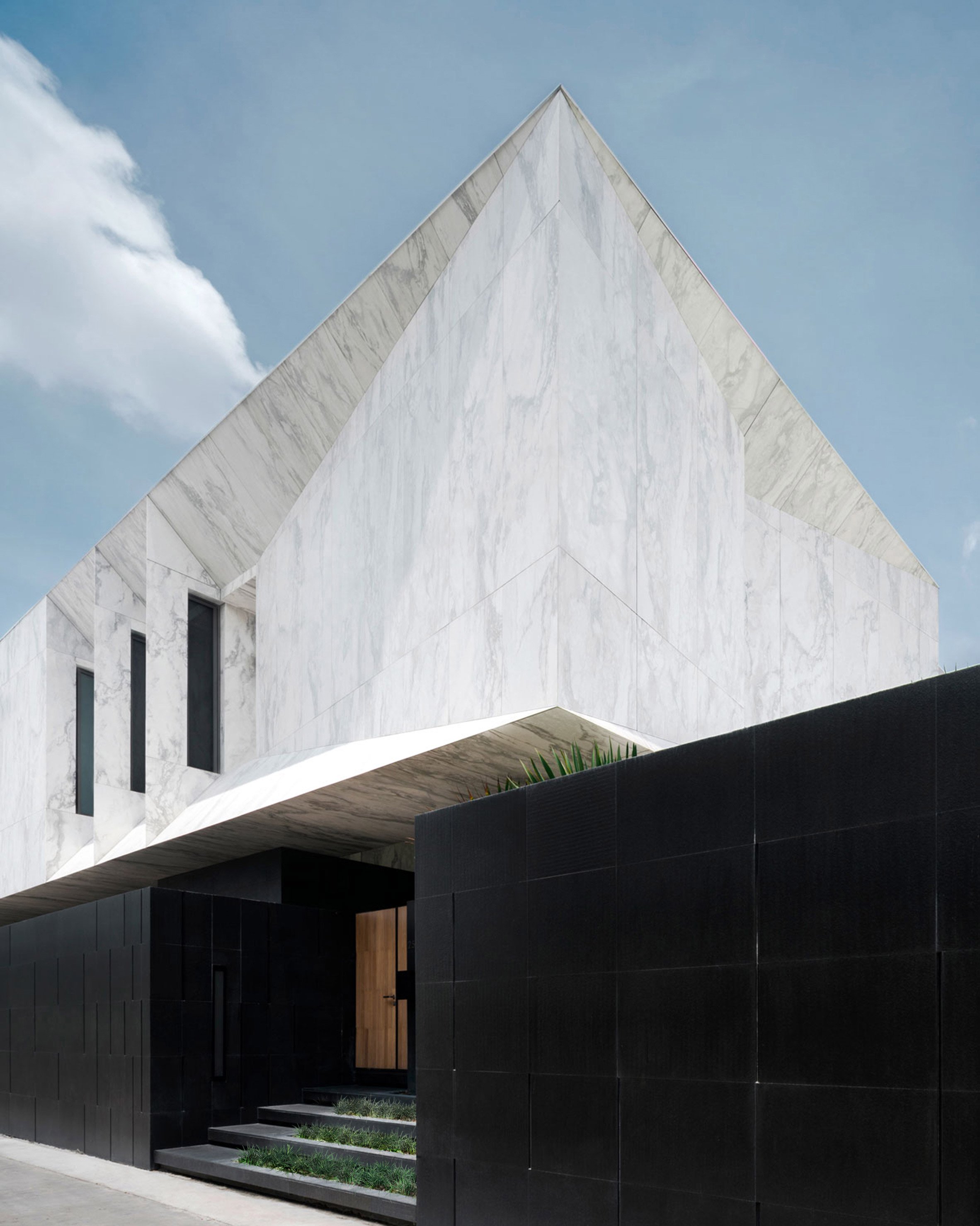 marble-house-open-box-bangkok-thailand_dezeen_2364_col_1