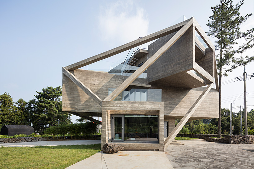 moon-hoon-simple-house-jeju-city-south-korea-designboom-09